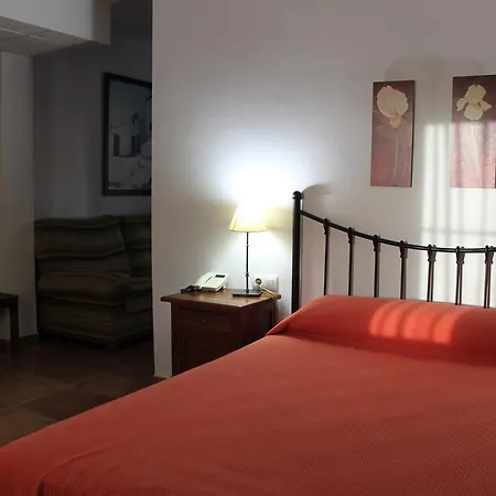 Hotel Tugasa Sierra Y Cal 2*