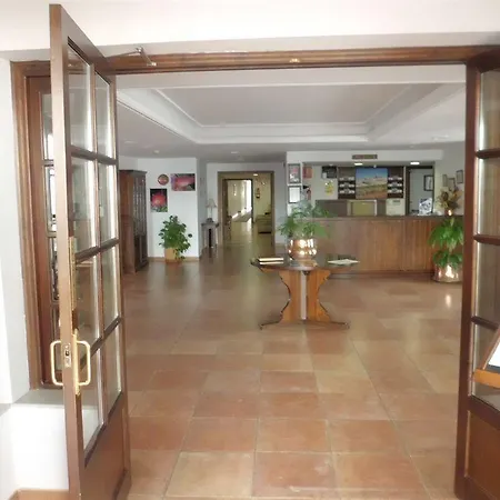 Tugasa Sierra Y Cal Hotel
