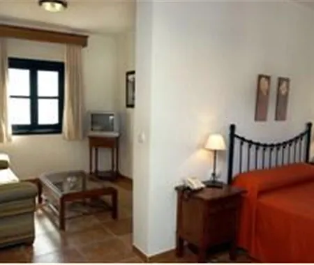 Tugasa Sierra Y Cal Hotel 2*